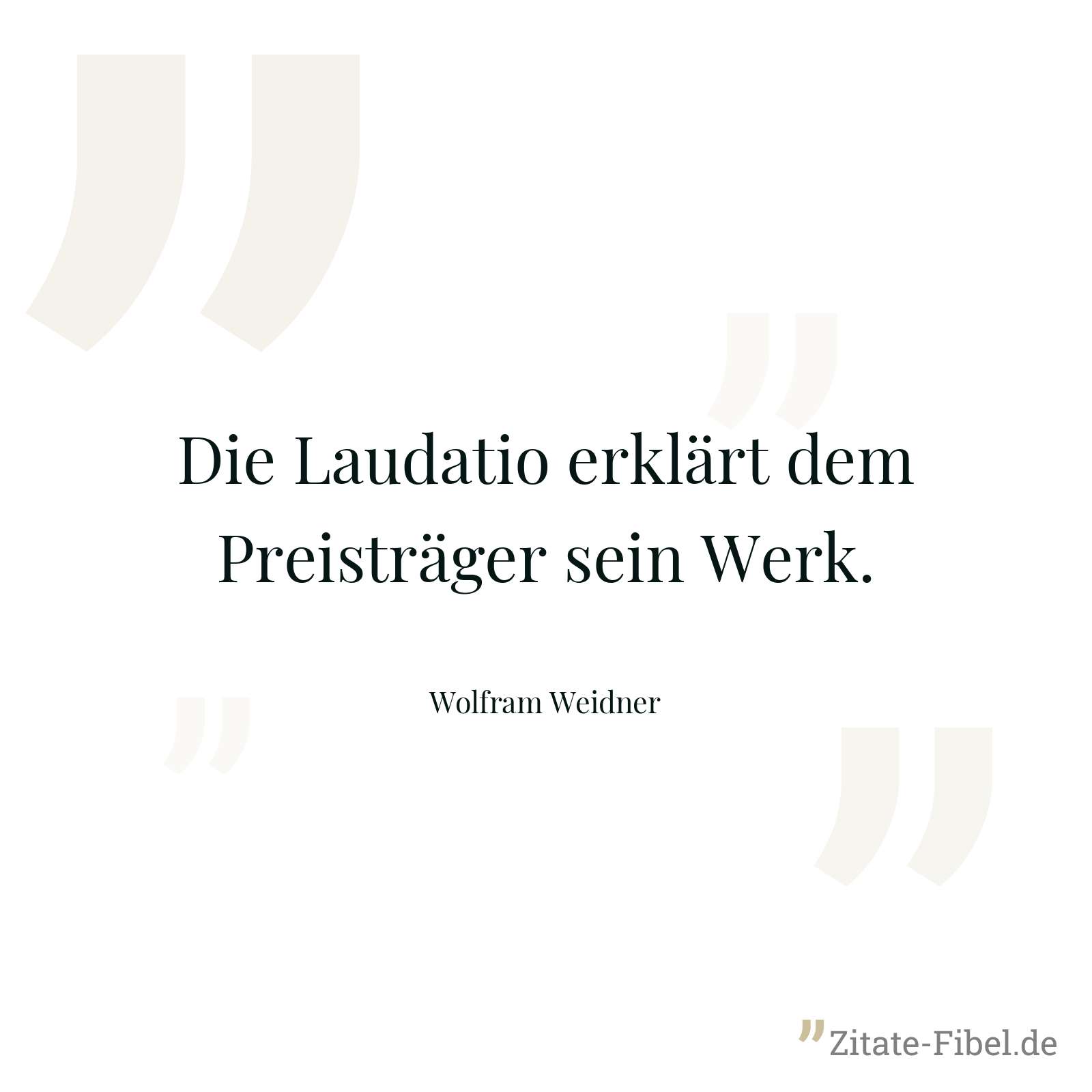 Die Laudatio erklärt dem Preisträger sein Werk. - Wolfram Weidner